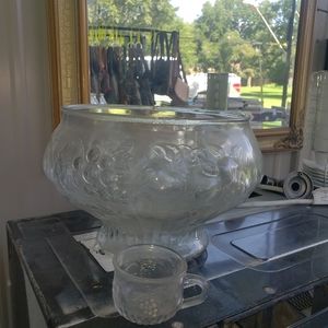 Vintage Punch Bowl with 8 cups